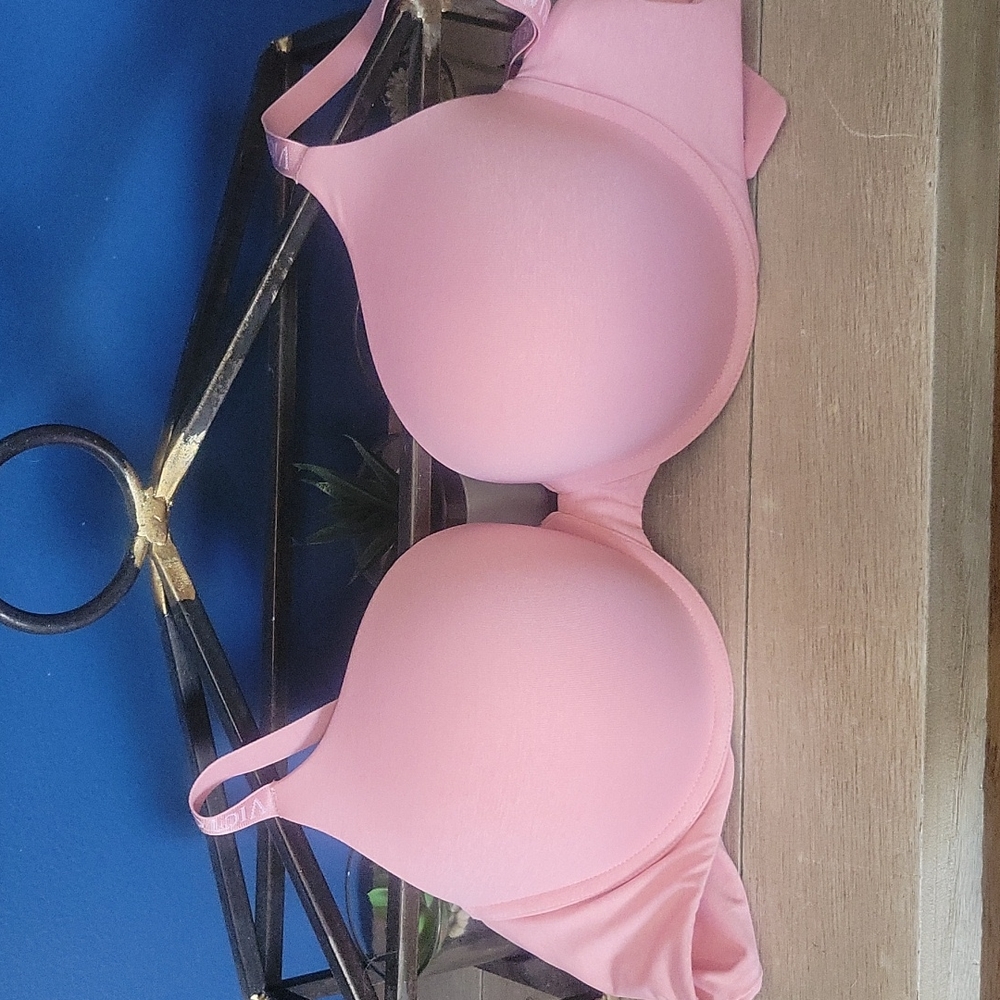 Victoria secret t-shirt bra 38D